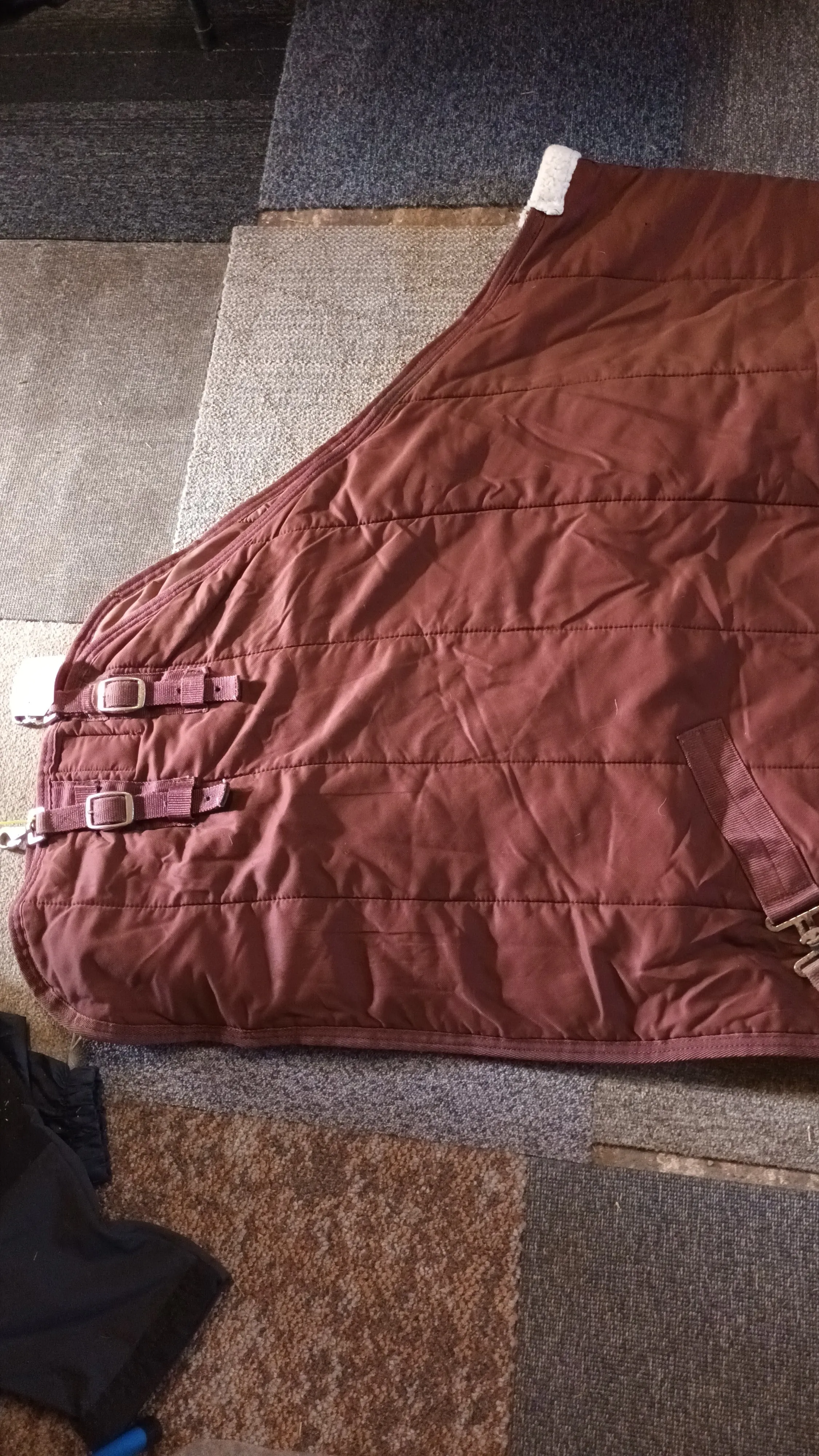 6'9, heavy stable rug, quilted, great condition