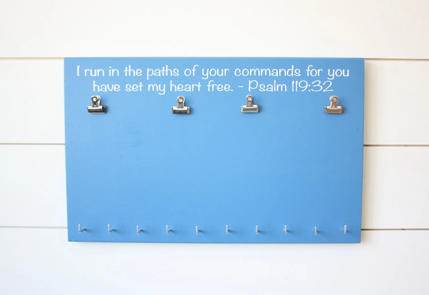 Bible Verse Race Bib and Medal Holder - Psalm 119:32