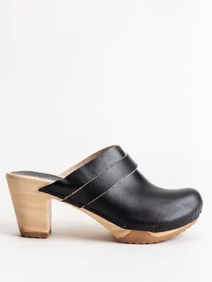 closed toe high clog - black