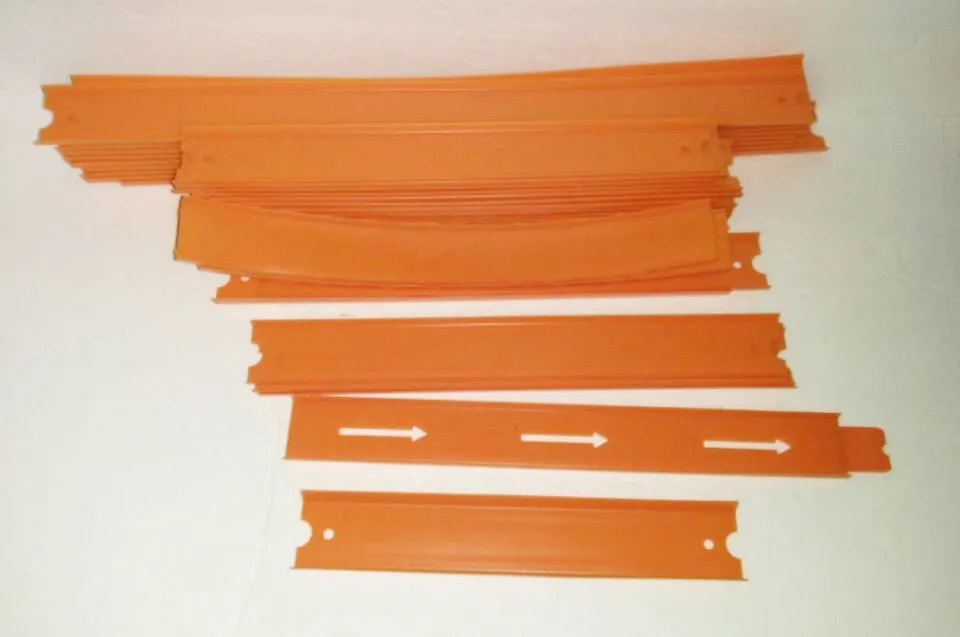 Hot Wheels, Matchbox  Car Track Lot