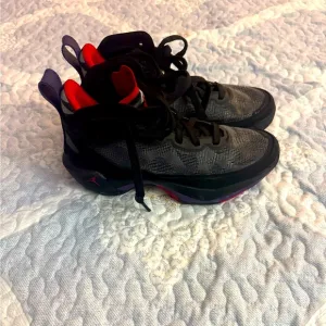 Kids Basketball shoes