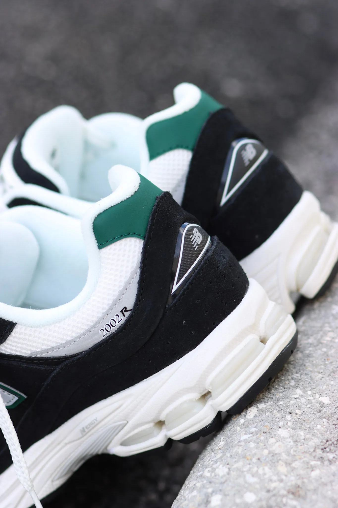 New Balance 2002R-(Black/Green)