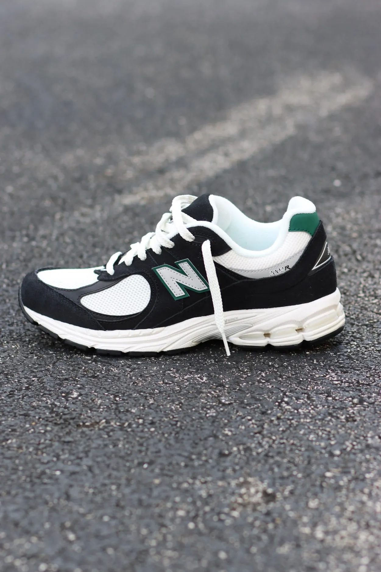 New Balance 2002R-(Black/Green)