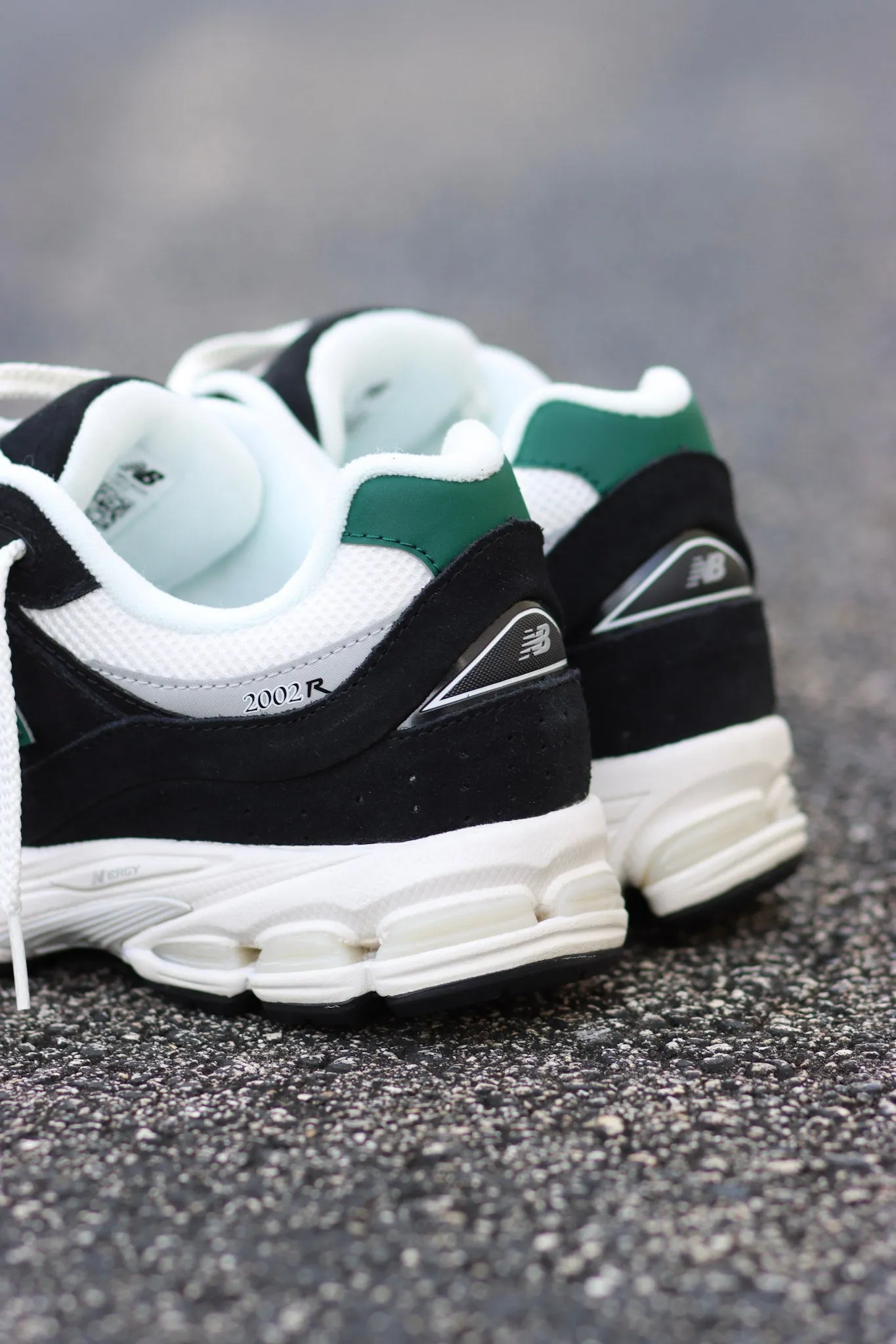 New Balance 2002R-(Black/Green)