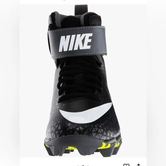Nike Boys Force Savage Shark Football Cleat Gray/Black/White Size 5.5Y- NWOB!