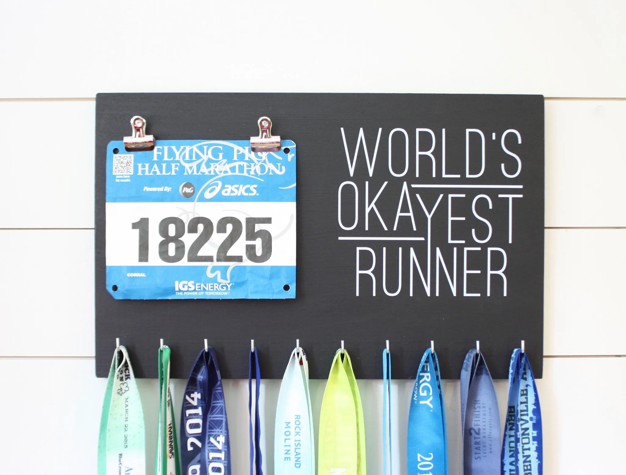 Race Bib & Medal Holder - World's Okayest Runner