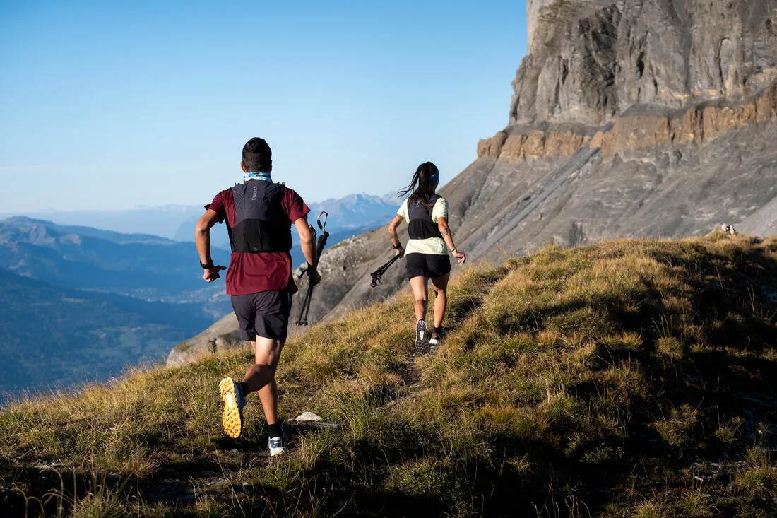 SAC TRAIL RUNNING 10L MIXTE - VENDU AVEC POCHE À EAU 1L