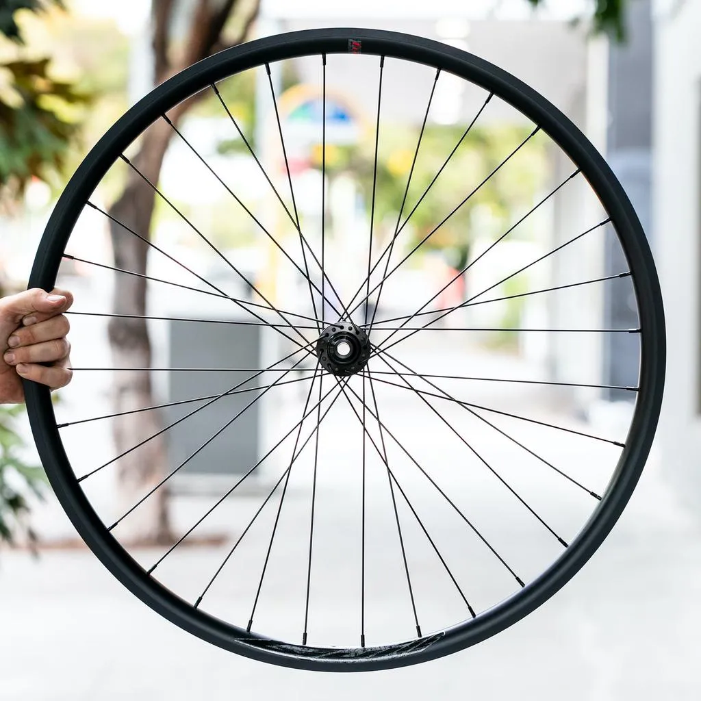 Thru-Axle Track HOPE Tech - Velocity Quill 3X | Black Clincher Front Wheel
