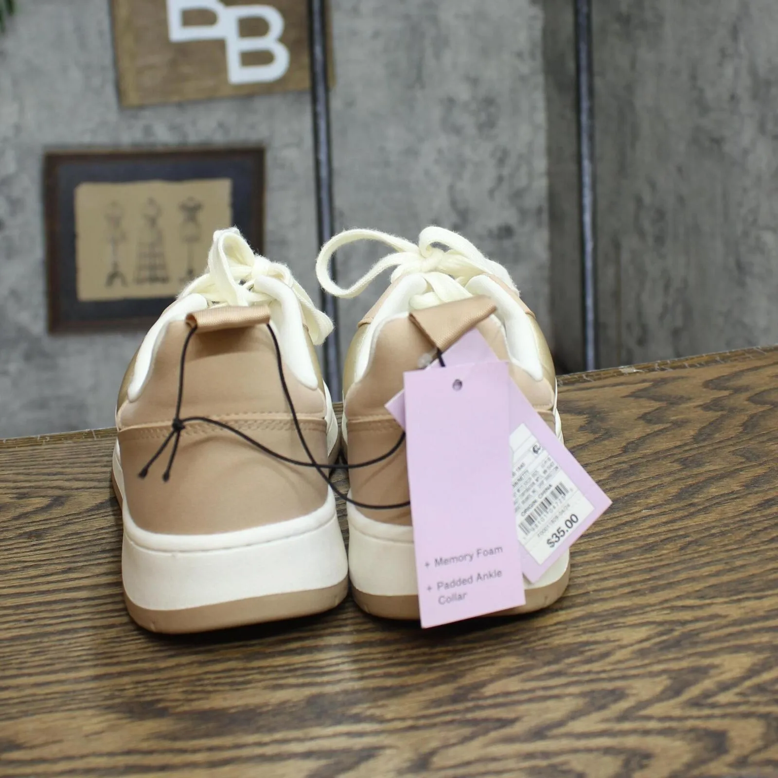 Wild Fable Womens Netty Fashion Sneakers with Memory Foam Insole Tan Brown 9.5M